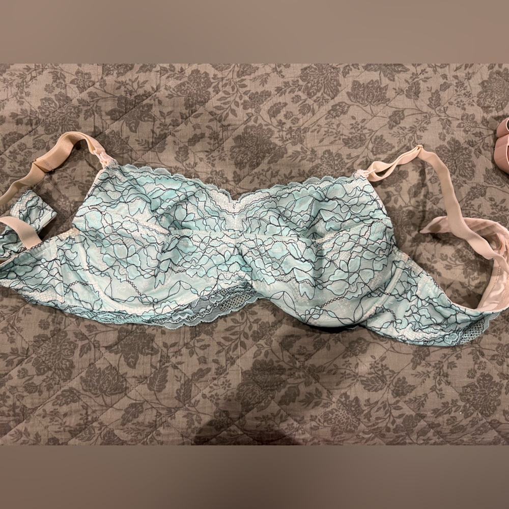 Lace breastpumping bra from The Dairy Fairy